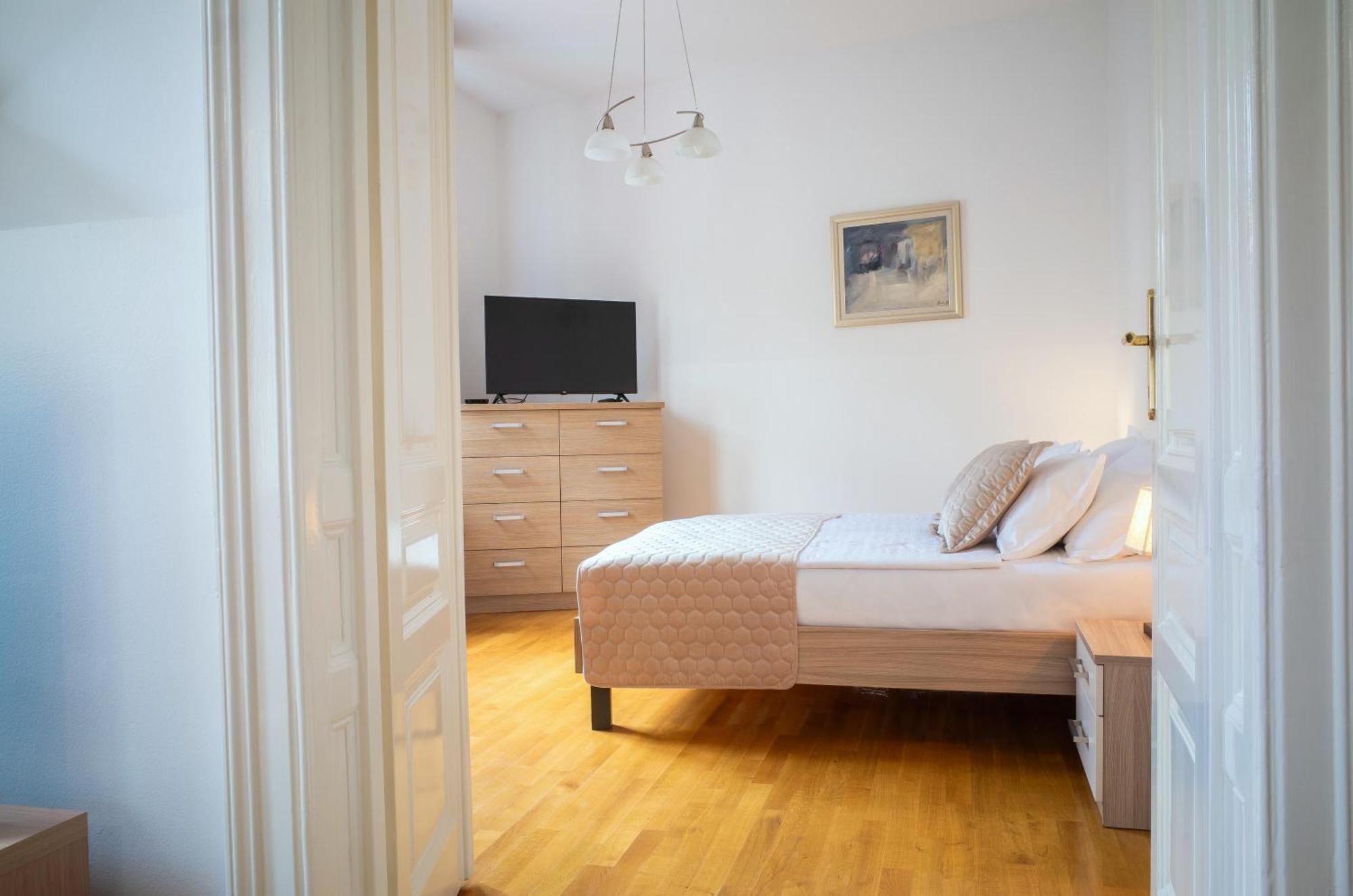 Apartment Korina - City Center Ζάγκρεμπ Εξωτερικό φωτογραφία